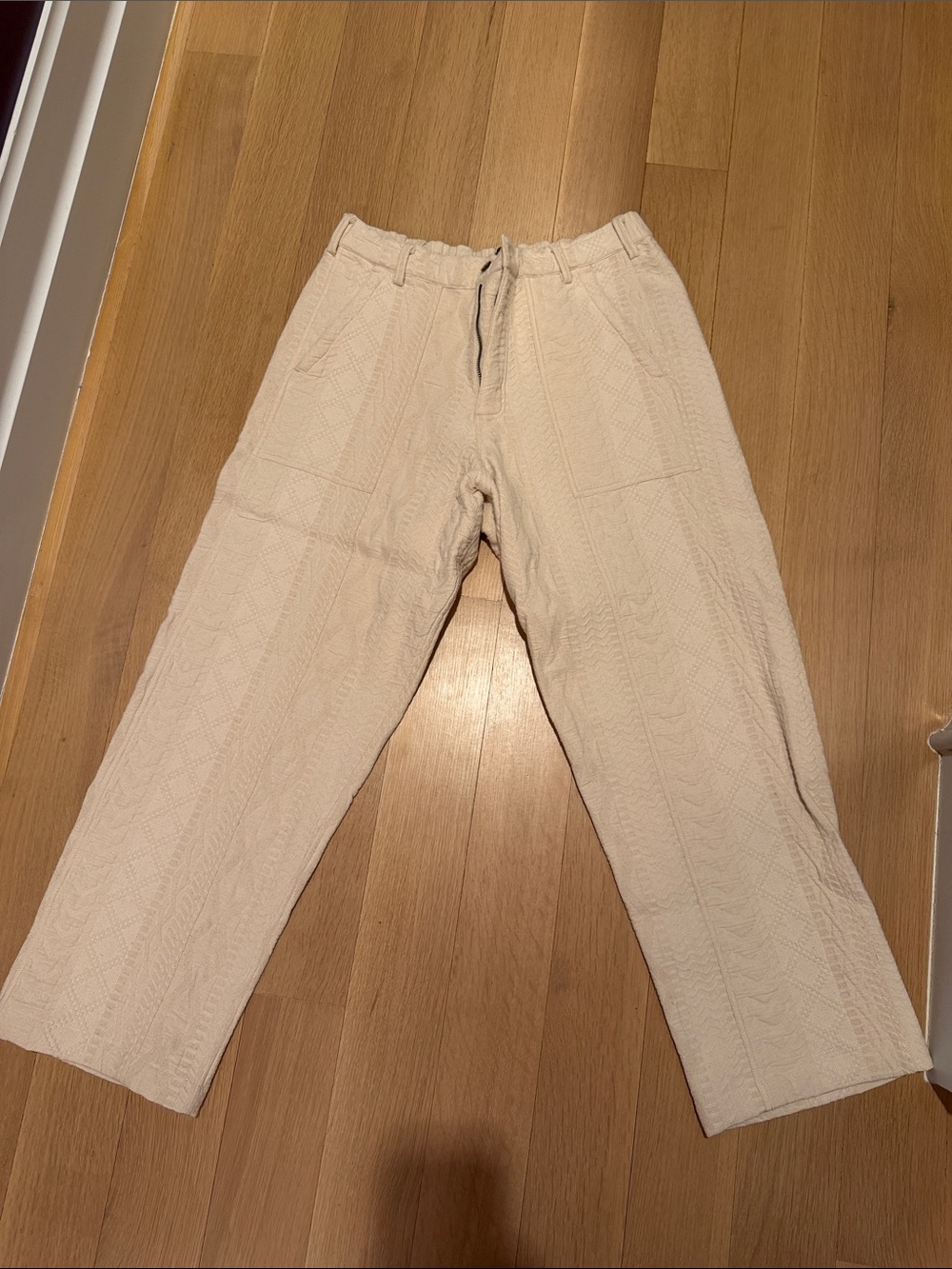 Cream Cargos